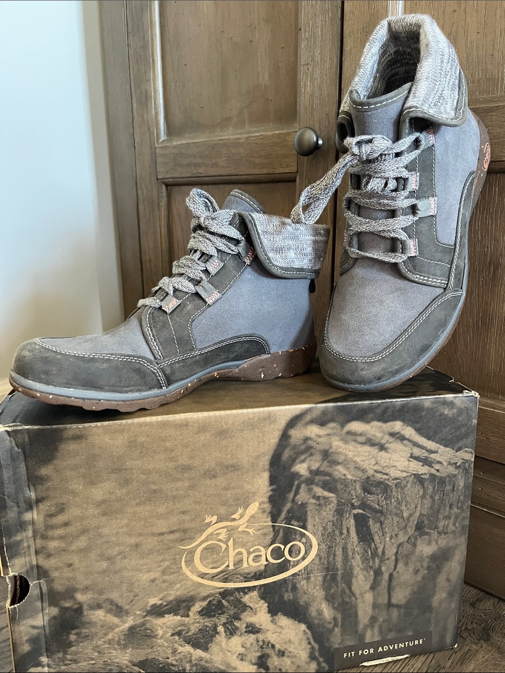 Chaco Women’s Barbary Boots in Castlerock Color Gray Suede Chukka US 8